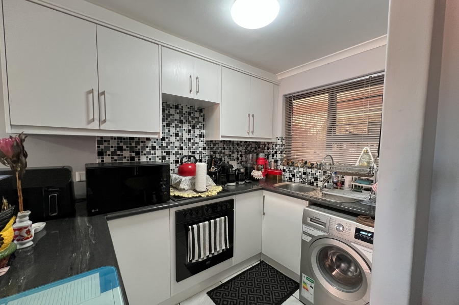 2 Bedroom Property for Sale in Morgenster Western Cape